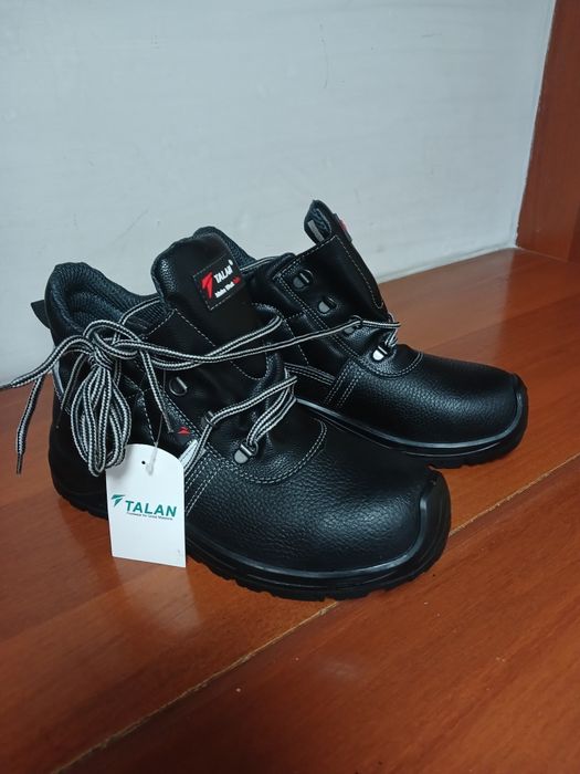 Продам Ботинки новые