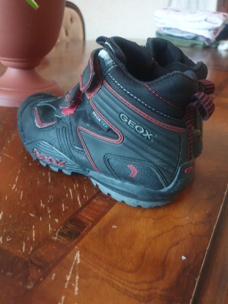 Сапоги GEOX 27 размер и ботинки Geox 31 р
