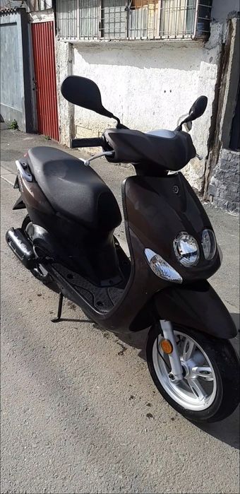 Vând scuter yamaha neos 25 km