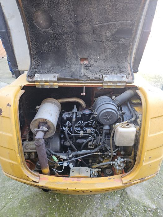 Miniexcavator , an fabricatie 2000, 4262 ore functionare