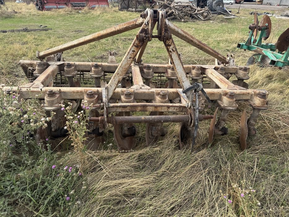 Трактор CASE  с плугом LEMKEN,