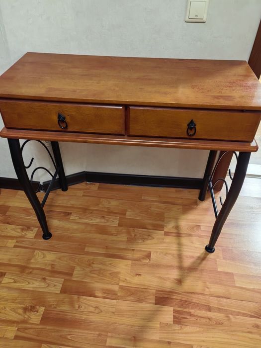 Классный Туалетный стол Малайзия с зеркалом  и стол журнальный  Югосла