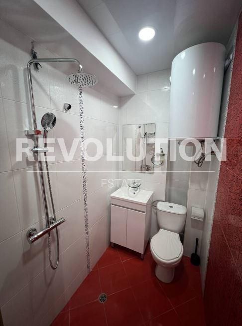 Дава се под наем Двустаен апартамент в Варна, Цветен квартал - 45 кв.м за 425 € - Снимка #7