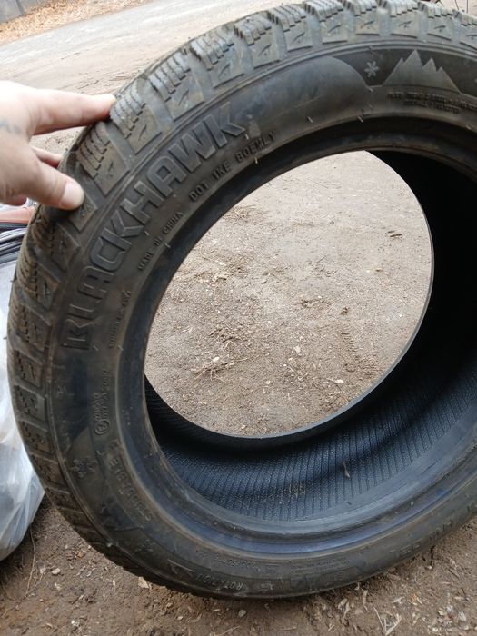 Продам  зимнюю шину