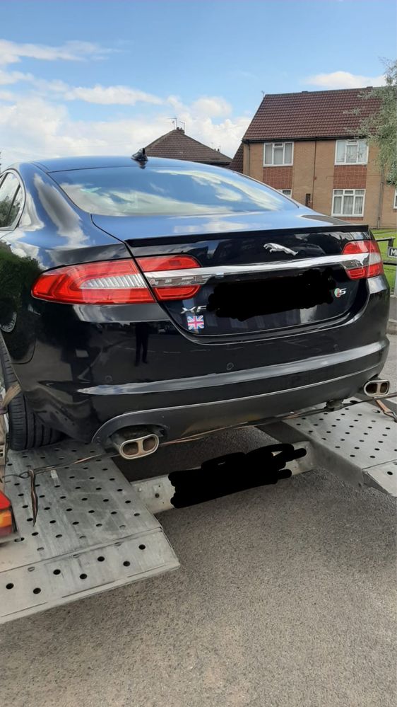 Vand 3 masini pentru piese Jaguar XF