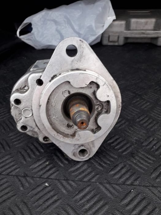 Pompe hid pt spargatore lemne si basculare MAYLLER