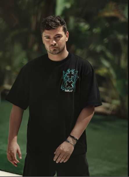 REPLAY tricou editie limitata, marime M oversize (practic L)