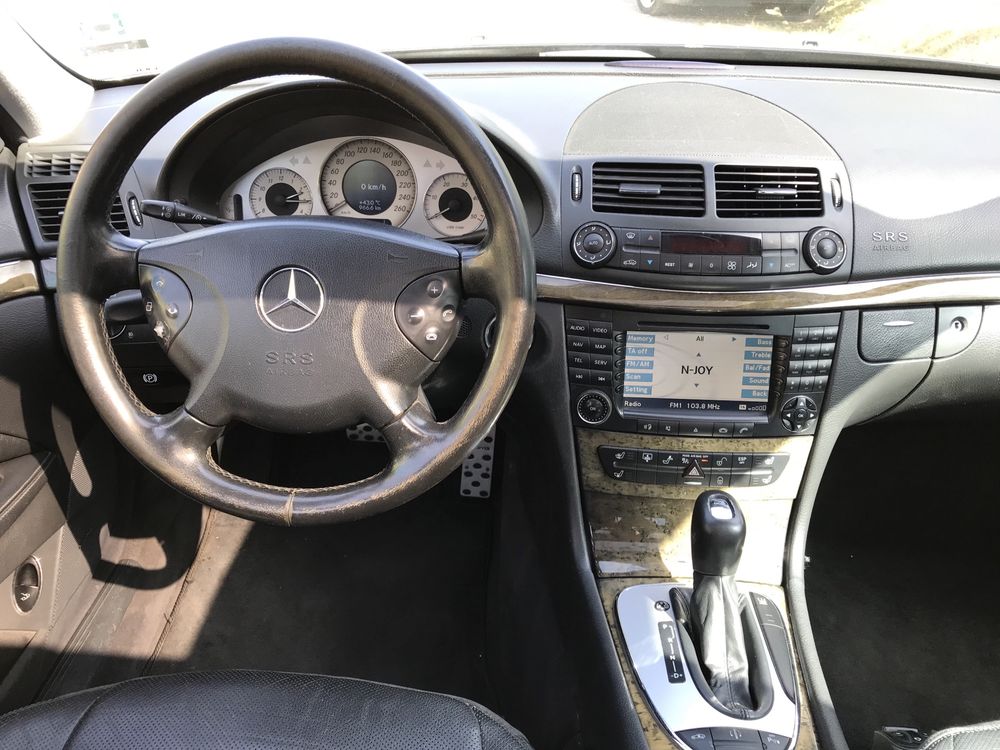 Продавам Mercedes-Benz E400 CDI AMG PAKET, пано, нави, ксенон НА ЧАСТИ