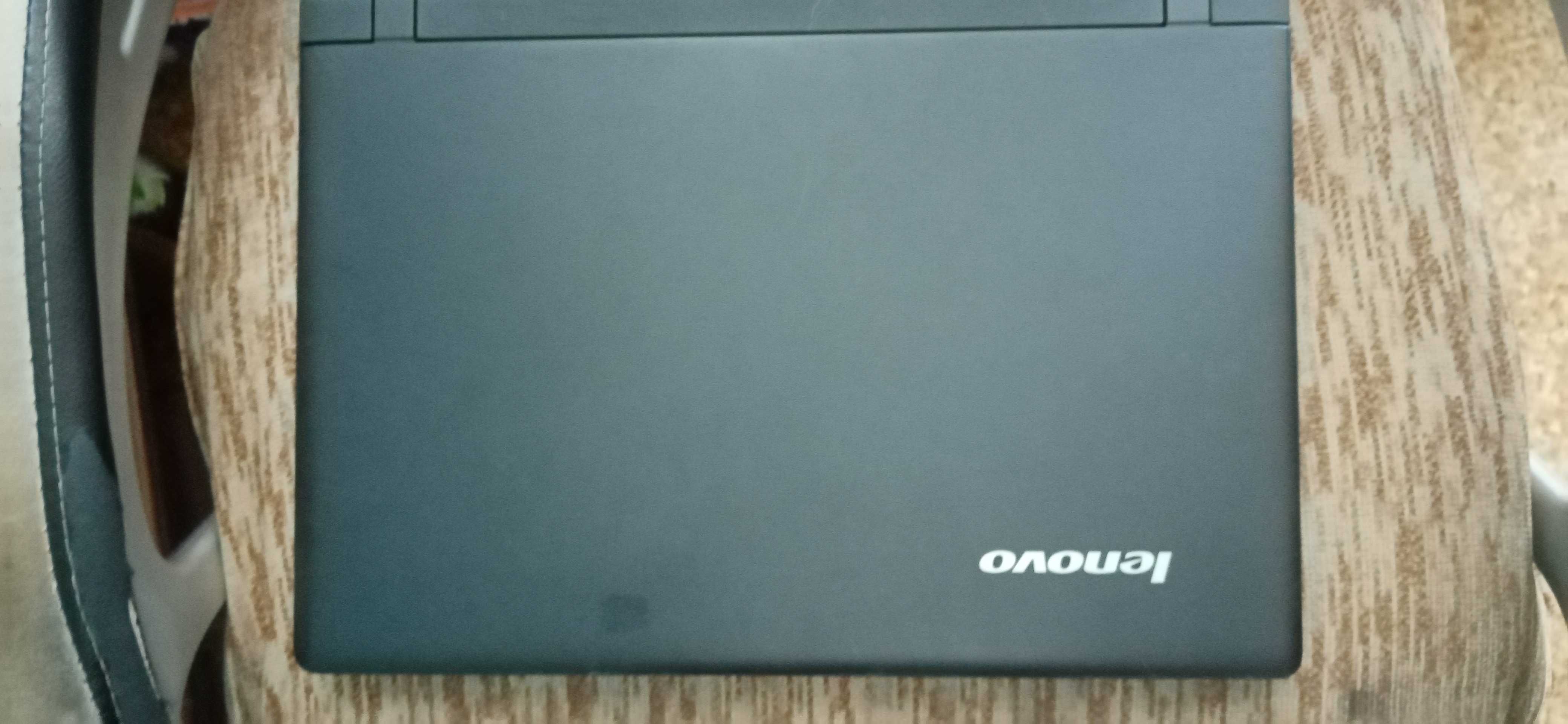 Продавам Лаяп топ lenovo ideapad 100