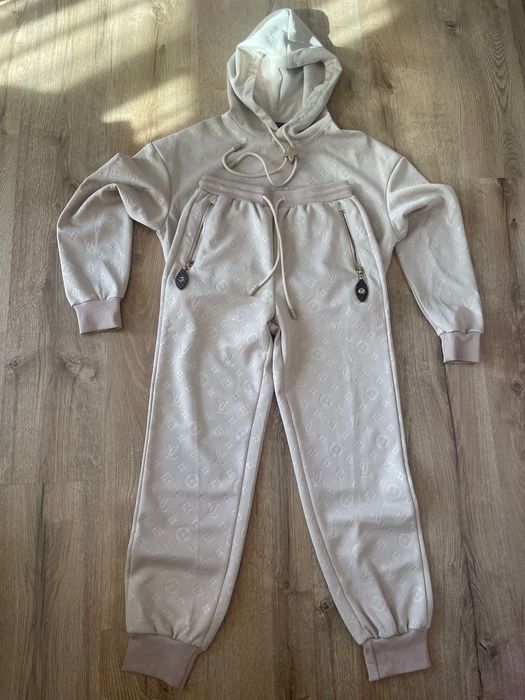 Дамски спортен комплект Louis Vouitton