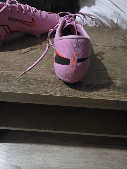 Чисто нови Nike Mercurial