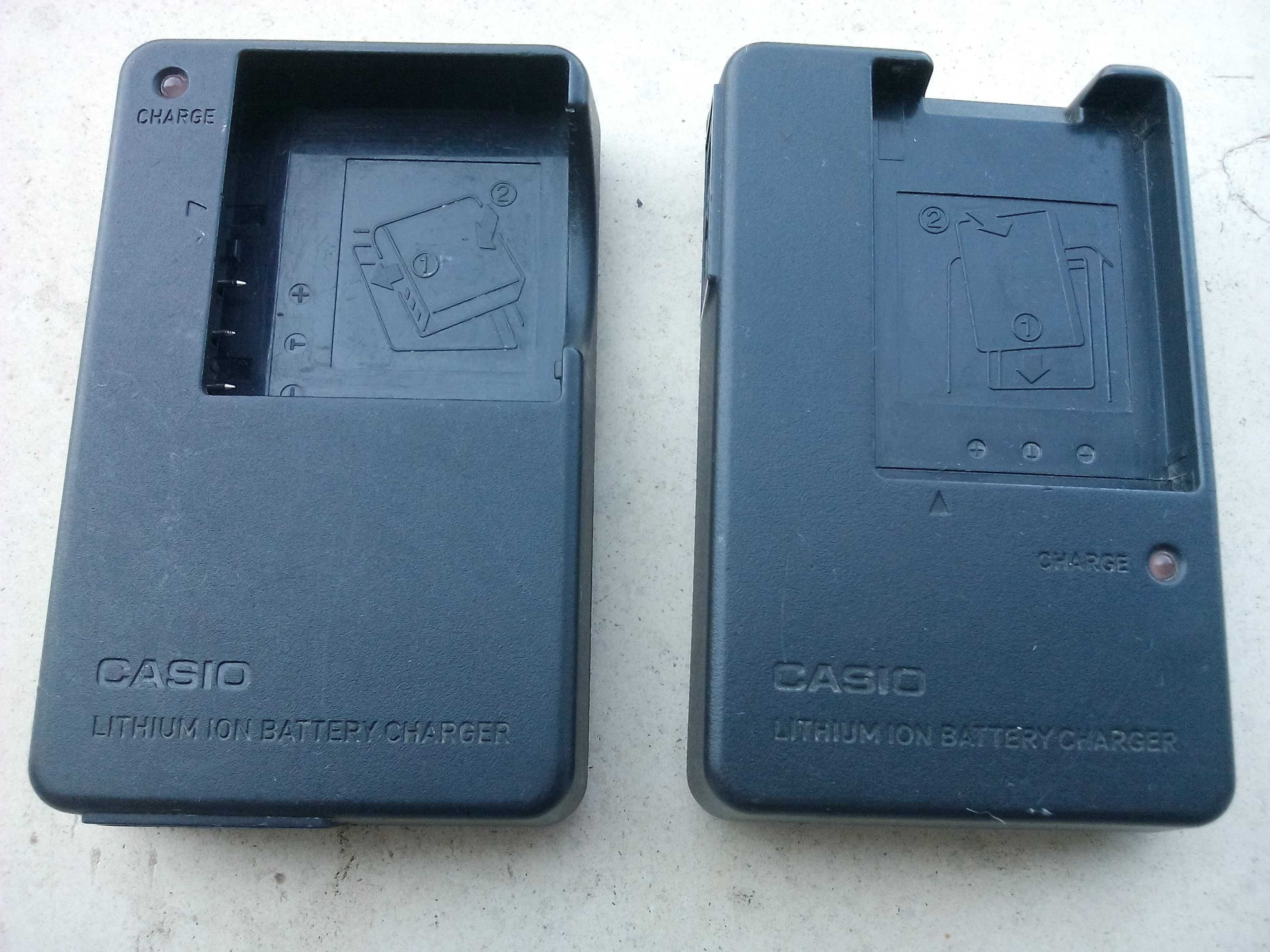 Две зарядни за батерия CASIO