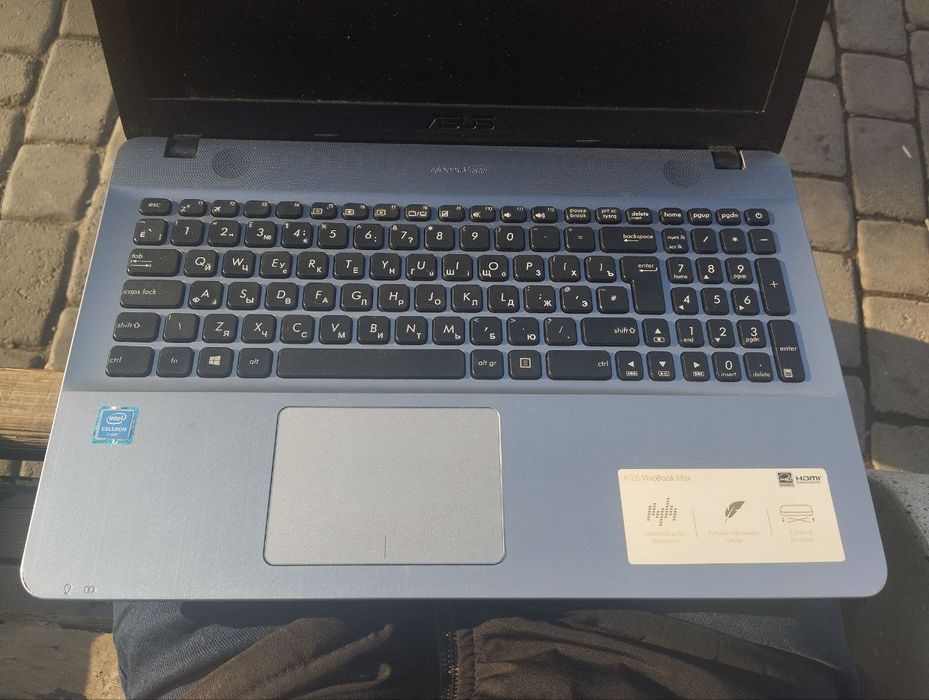 Asus intel celeron N3000 4/500gb xotira