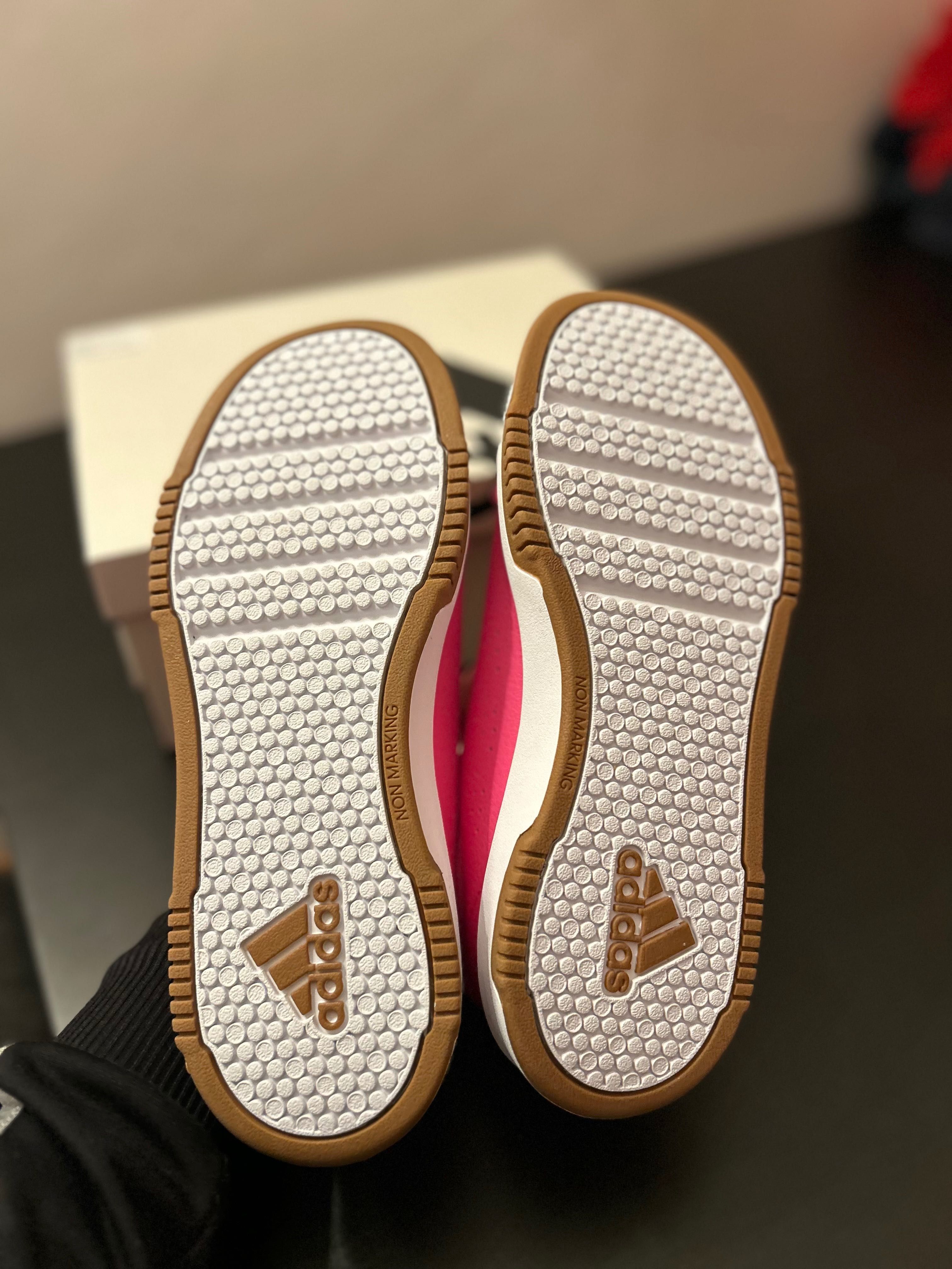 Розови маратонки Adidas