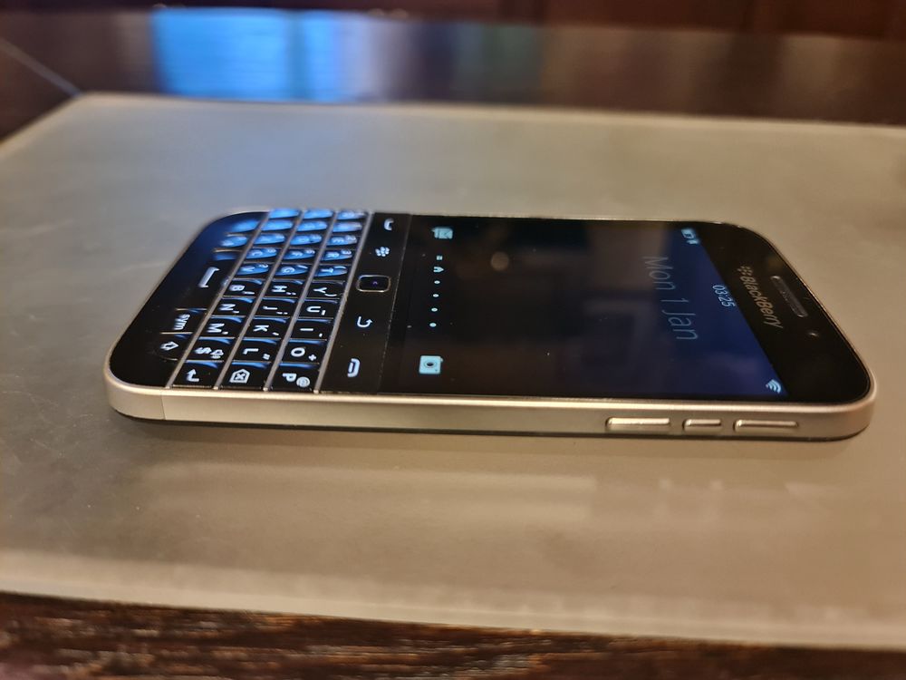 Blackberry Classic Q20 - като нов