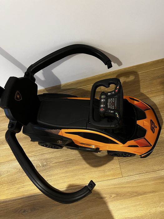 Masinuta cu maner in stare impecabila.