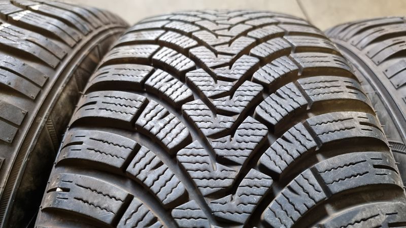 225/55/19 FALKEN 4бр