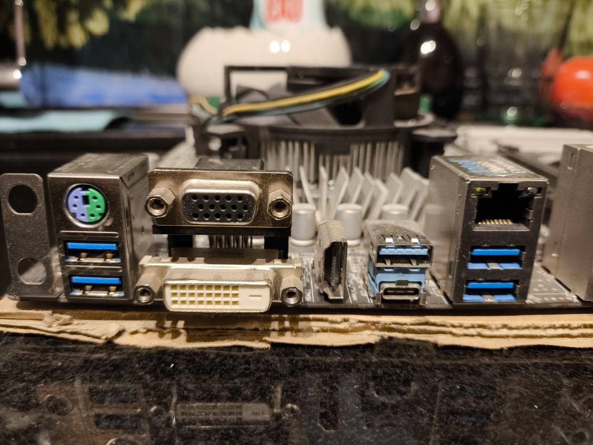 Геймърска Дънна платка ASRock Z270 Pro4 - Z270-PRO4 с процесор