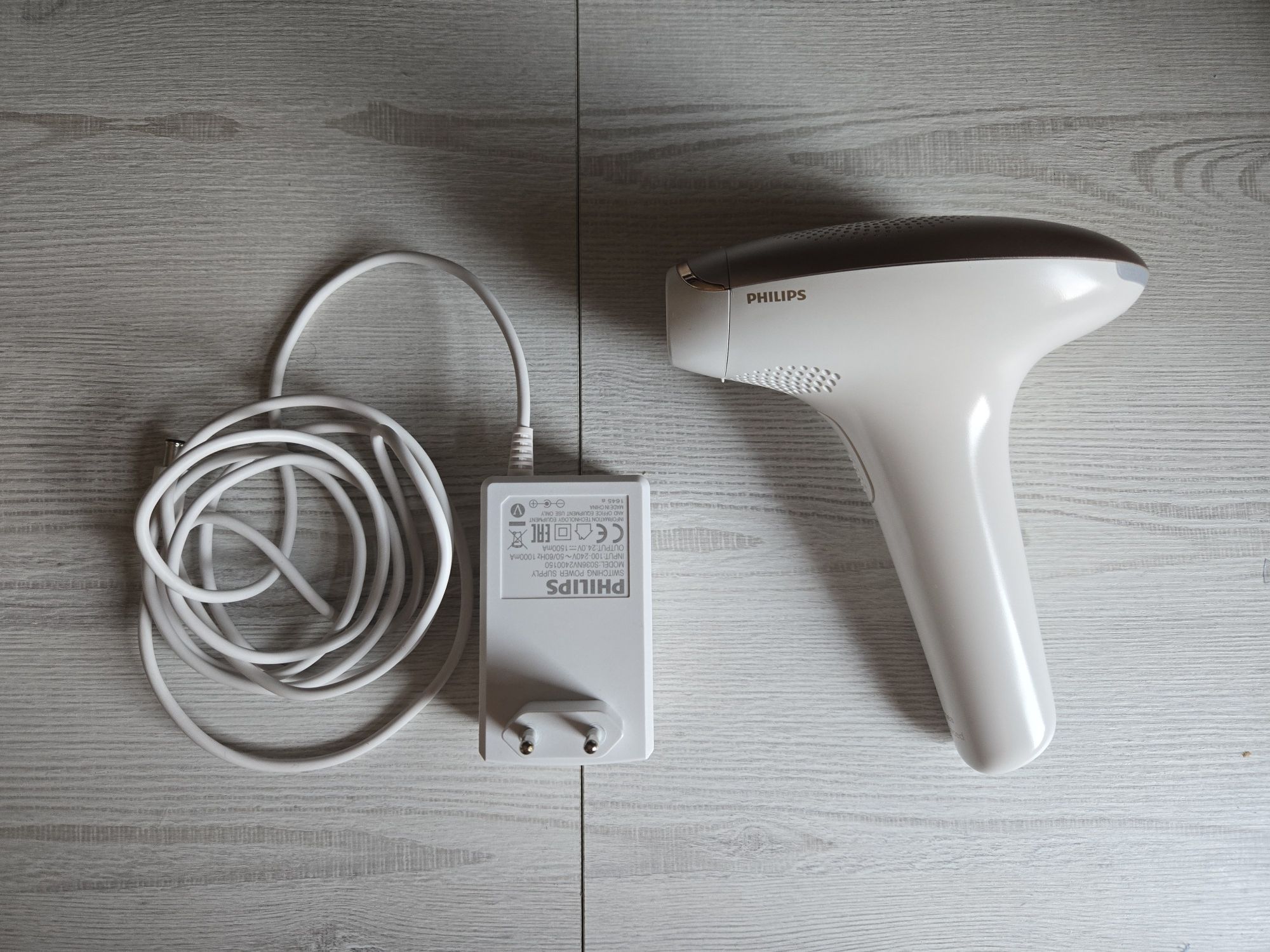 Фотоепилатор Philips Lumea Advanced