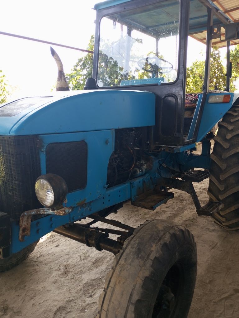 Ttz traktor va kir paltara sotiladi