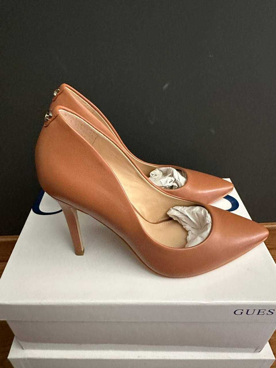 GUESS, нови, официални, дамски обувки от естествена кожа.