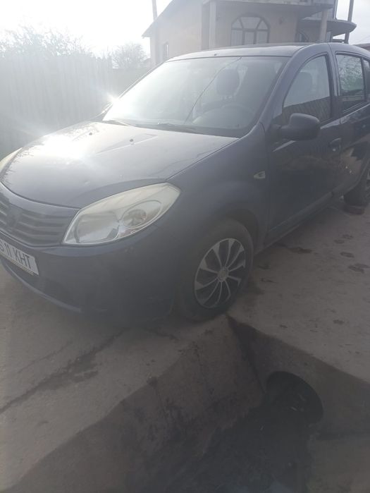 Vând dacia sandero