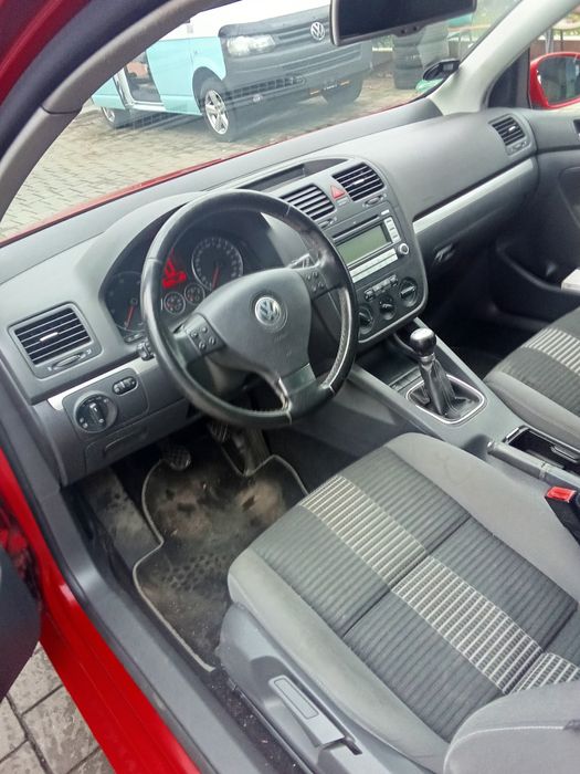 Vând Vw Golf.1.9TDI