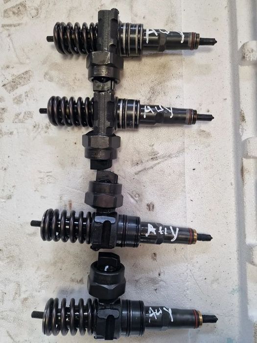 Injectoare/injector Vw Sharan motor 1,9 tdi cod motor AUY