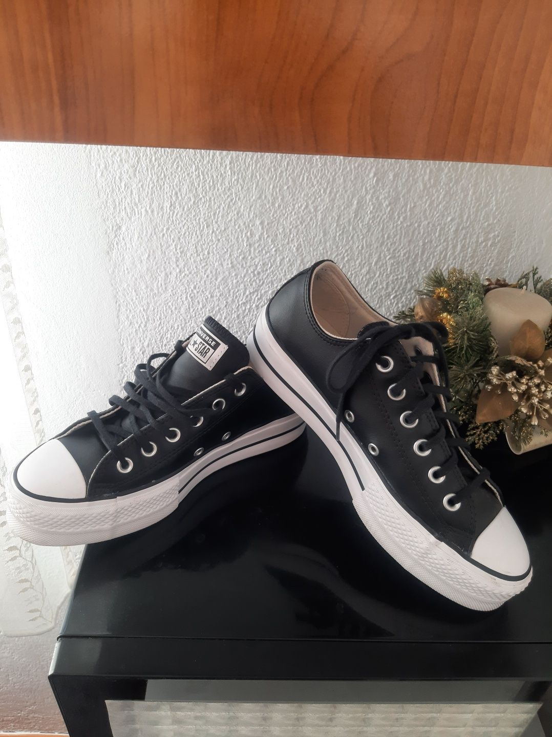 Vând converse piele nr 39