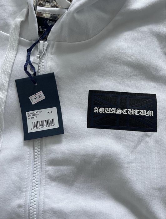 Hanorac Aquascutum produs Original Nou la pret Redus