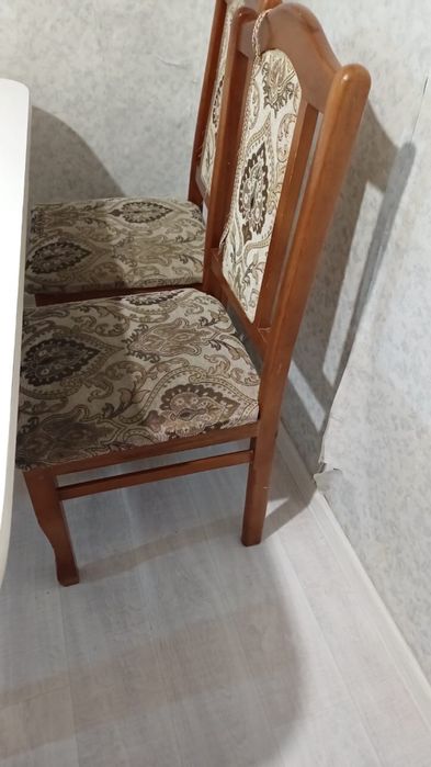 Стол со 6 стулями б/у