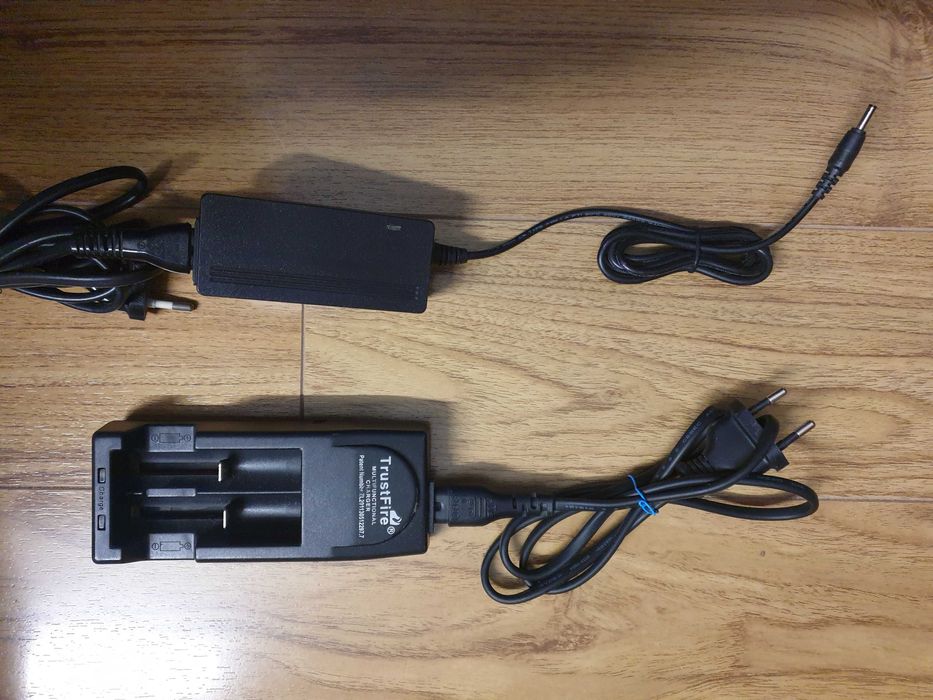 Incarcator baterii Li-ion 42 si 29V pentru biciclete, trotinete etc.