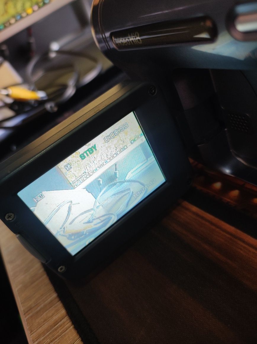 Sony videokamera sotiladi, kassetali