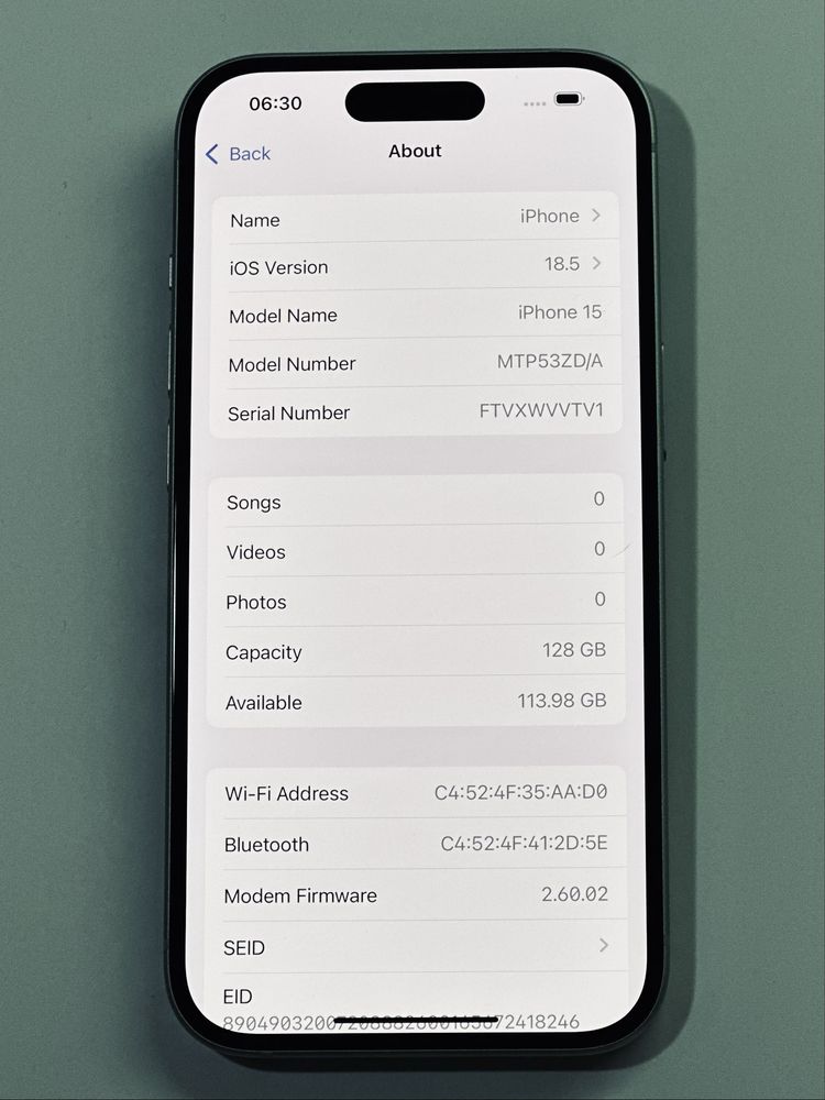 iPhone 15 Green 95% battery