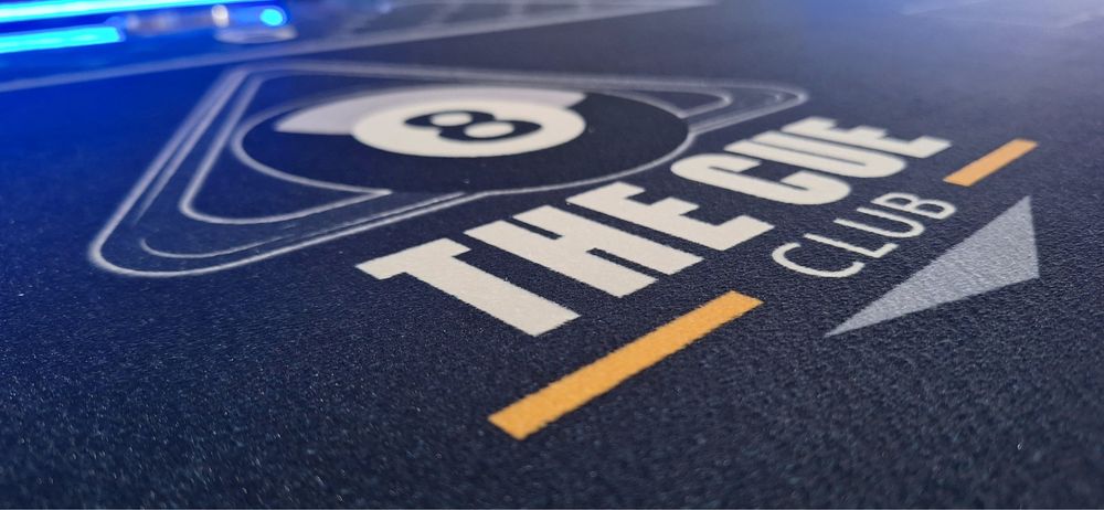 Masa de poker cu banda led CustomTables.eu urgent la comanda