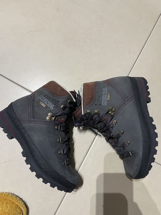 Bocanci Meindl dama impecabili