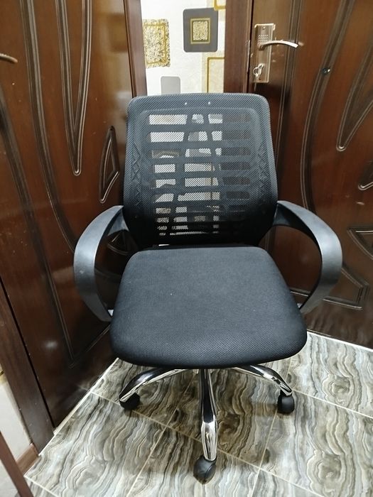 Ofis uchun kreslo