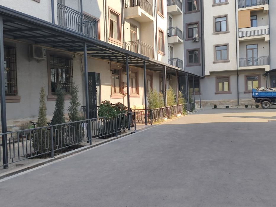 2 qavatli uy  sotiladi. 152kv.m