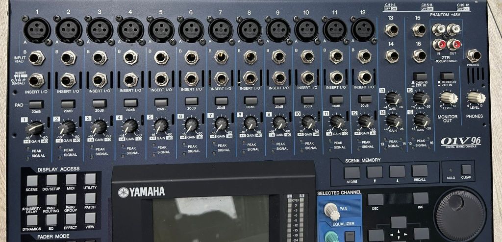 Amanet F28: Mixer Digital Yamaha 01V96 + Converter Yamaha MY8 Da96