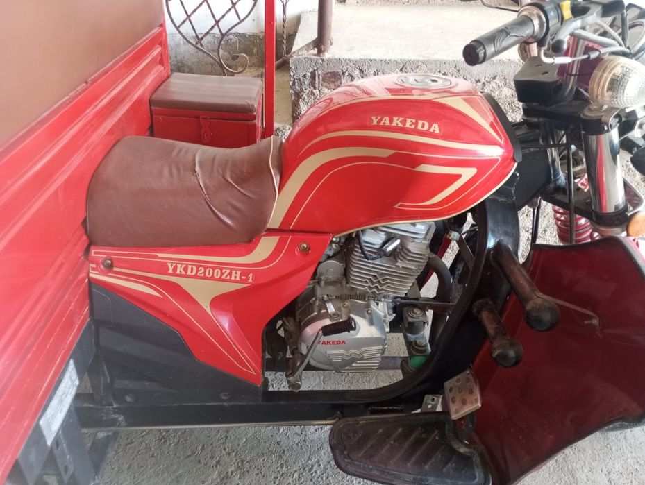 Yakeda moto сотилади