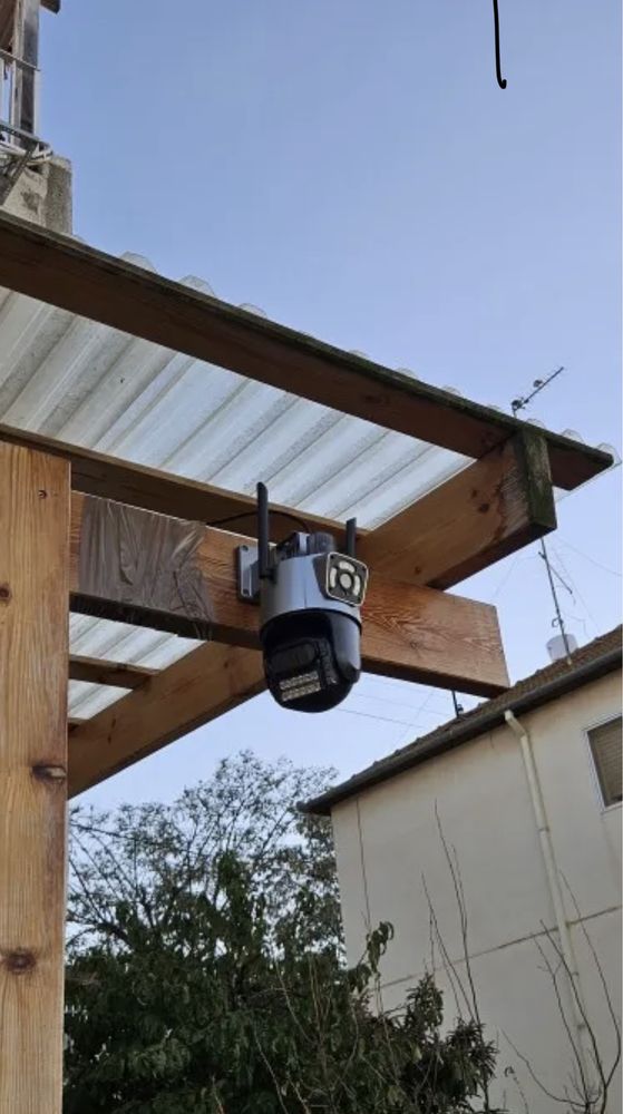 Cameră de filmat wireless rotativă 360 de grade