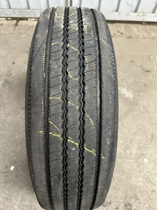 Anvelopă 215/75 R17,5 cu indice de greutate 135/133J