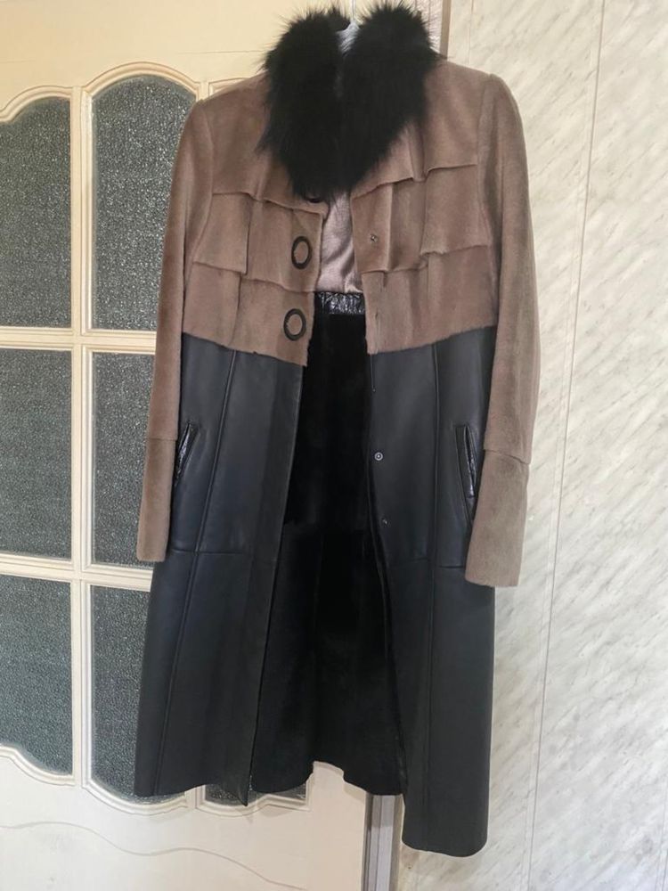 Продам женскую дубленку , куртку б/у в отличном состоянии
