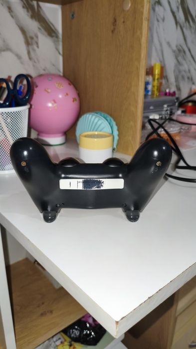 PS4 slim с два контролера и две игри  !!!