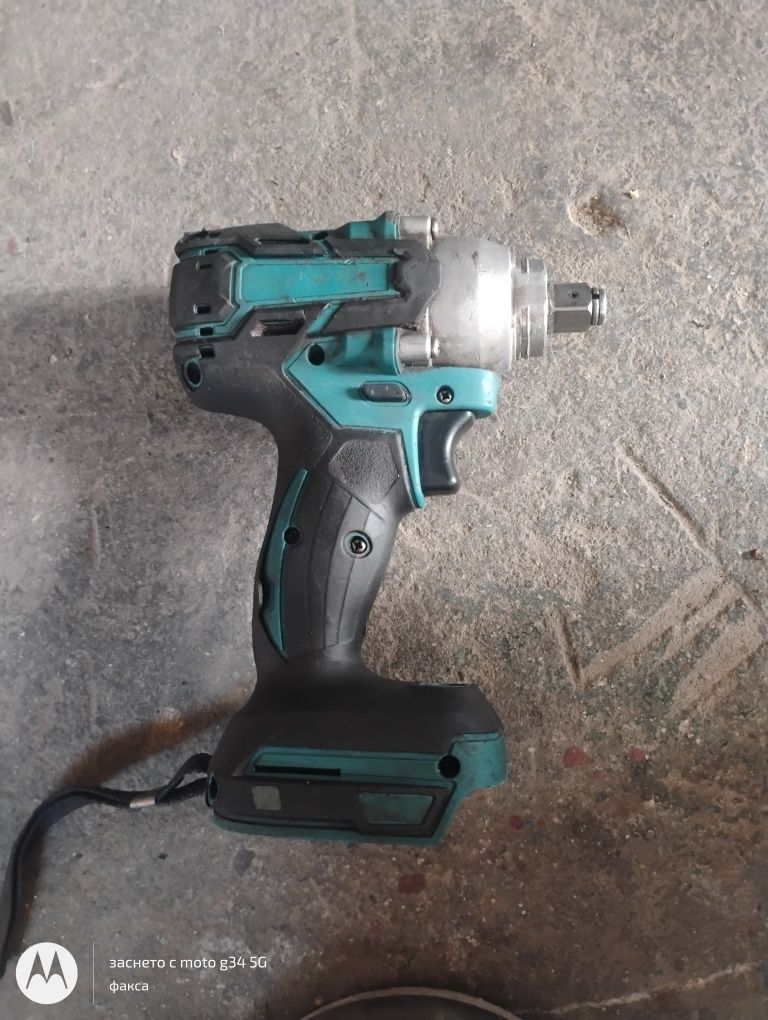 ОРИГИНАЛЕН Ударен гайковерт Makita работи перфектно