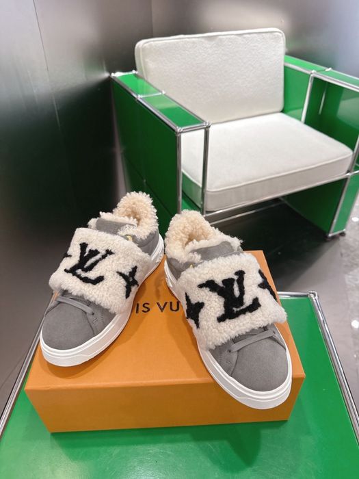 Adidasi Louis Vuitton , calitate premium , pe comanda , noi , 37