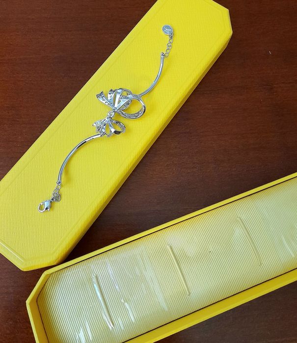 Bratara Swarovski noua