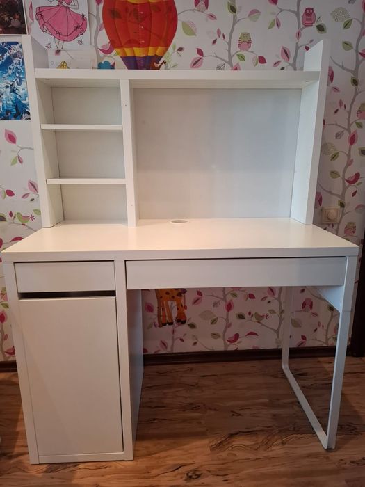 Стол Икеа письменный, ученика