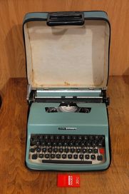 Пишеща машина Olivetti Lettera 32