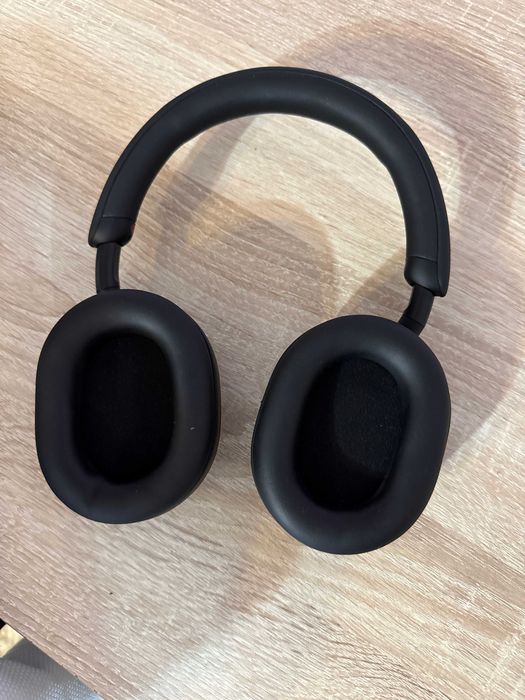 Беспроводные наушники Sony
WH-1000XM5 чёрный